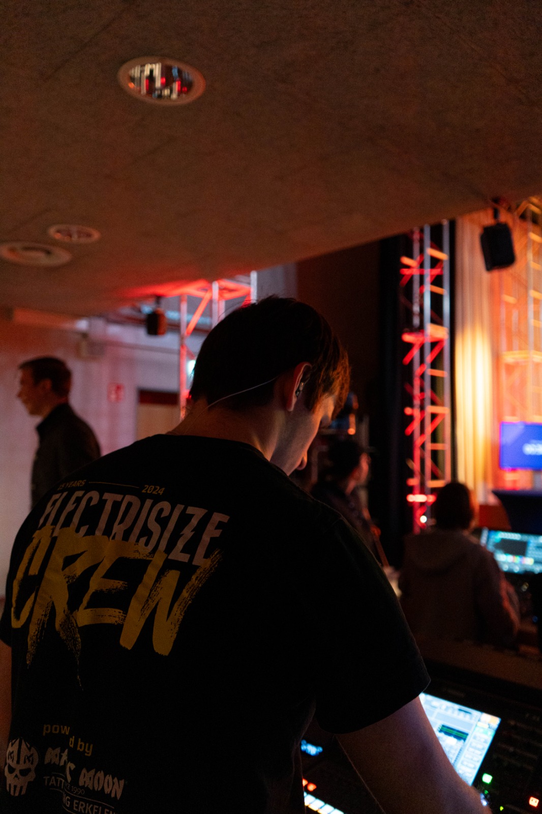 VT‑Live Pult hinten